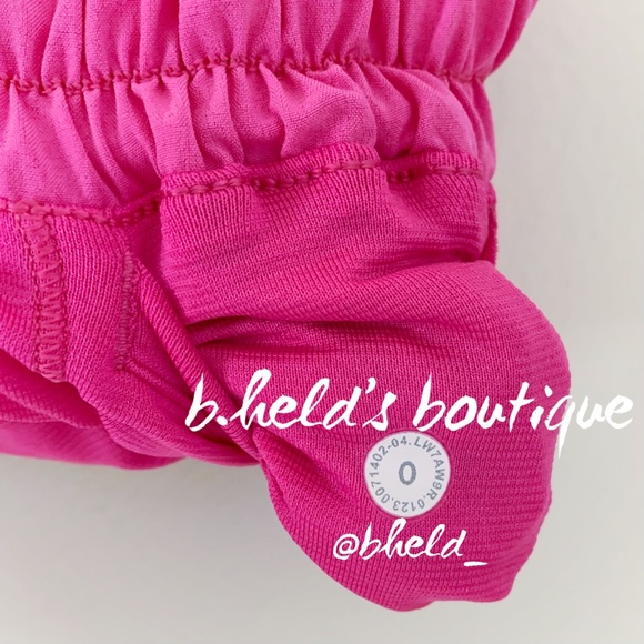 lululemon Hotty Hot Low-Rise Lined Short 2.5" in Sonic Pink Size 0 Brand New NWT - Picture 6 of 16